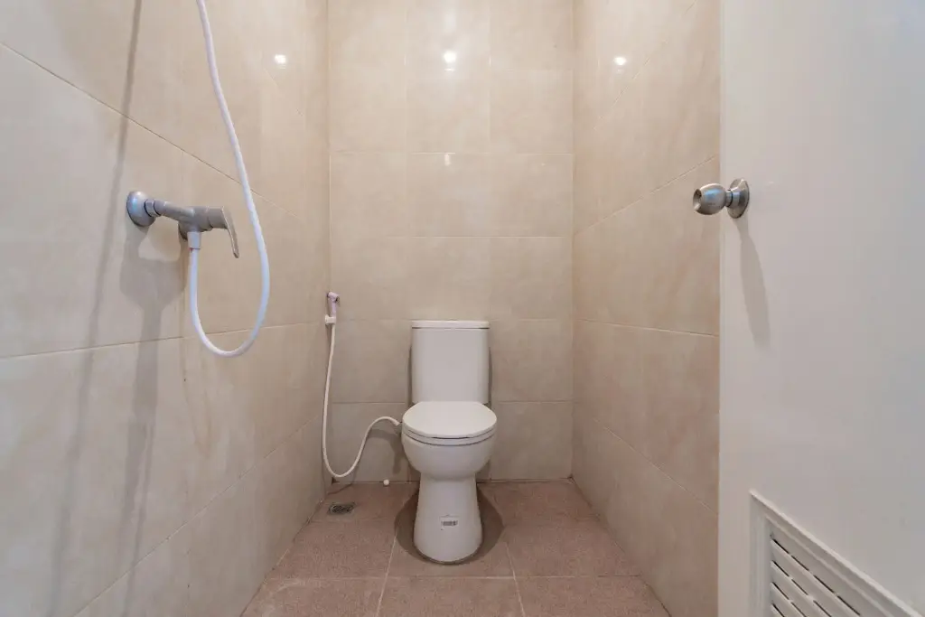 Чиребон: RedDoorz near Prujakan Station Cirebon