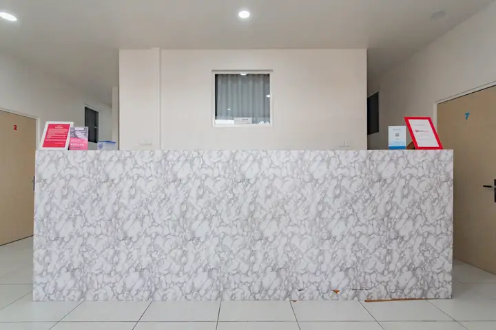 Чиребон: RedDoorz near Prujakan Station Cirebon
