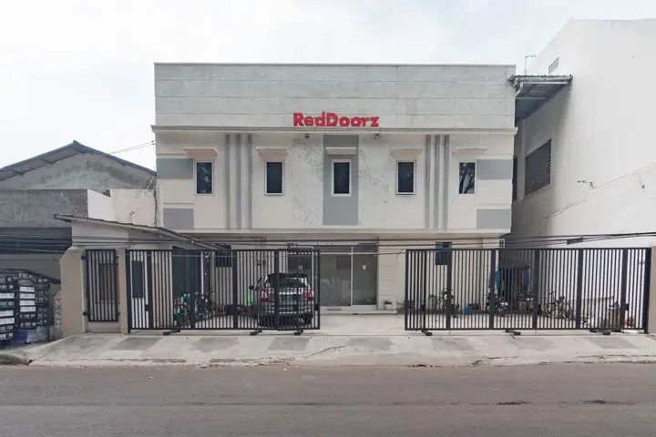 Чиребон: RedDoorz near Prujakan Station Cirebon