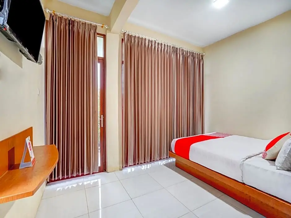 Пасиран: OYO 3710 Izzi Hotel