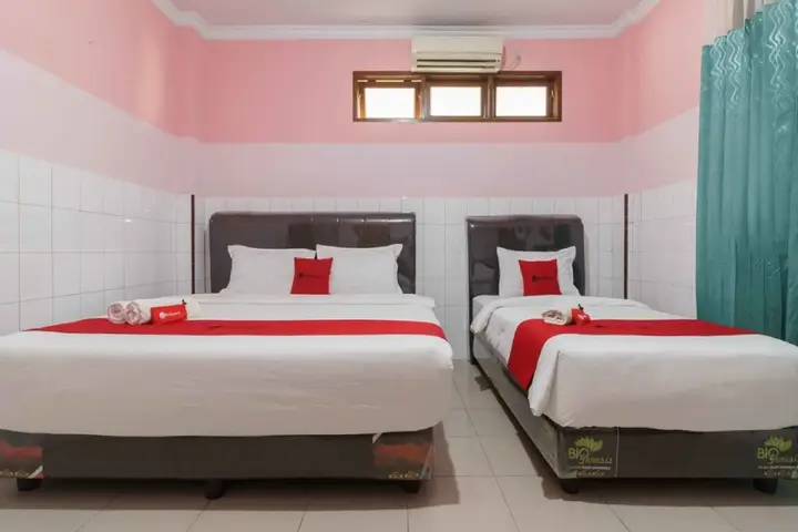 Медан: Formerly RedDoorz Plus @ Jalan Gatot Subroto Medan