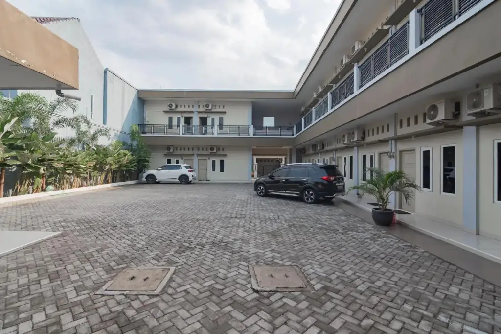 Чиребон: Reddoorz Plus Syariah @ Tuparev Cirebon 3