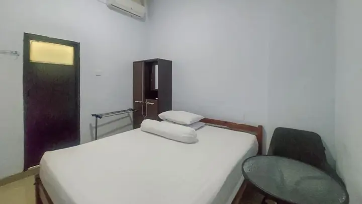 Макассар: Enine Homestay Makassar RedPartner