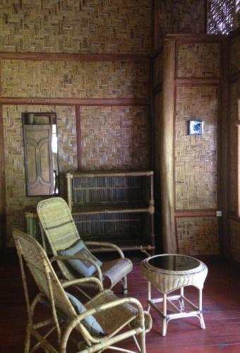 Букит Лаванг: Kupu Kupu Garden Guest House & Cafe