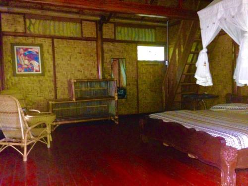 Букит Лаванг: Kupu Kupu Garden Guest House & Cafe