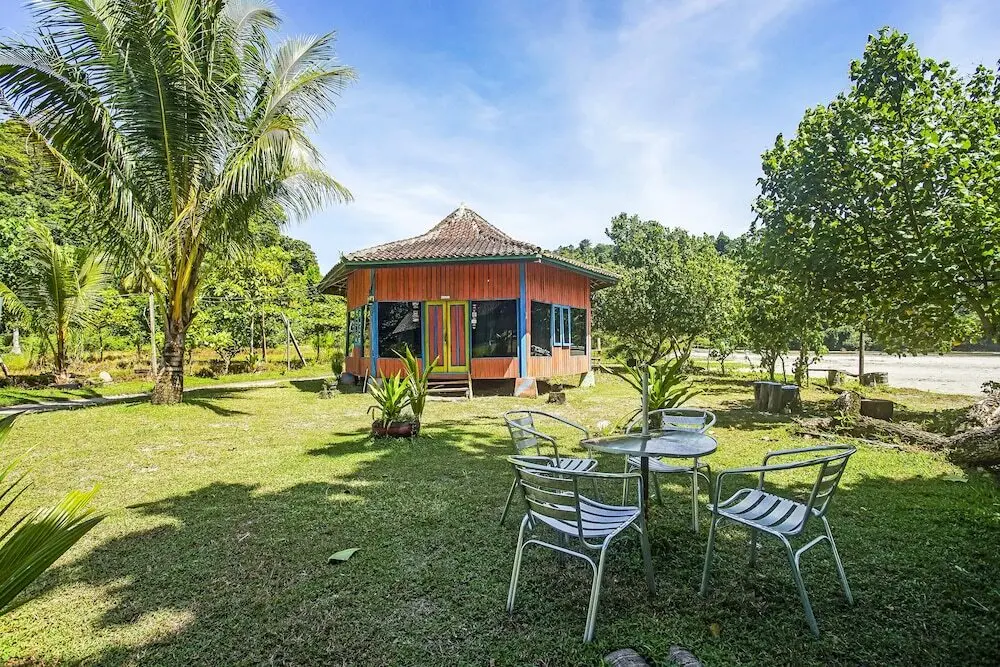 Пасарпулауписанг: OYO 2246 Anjung Bang Oking Hotel & Resort