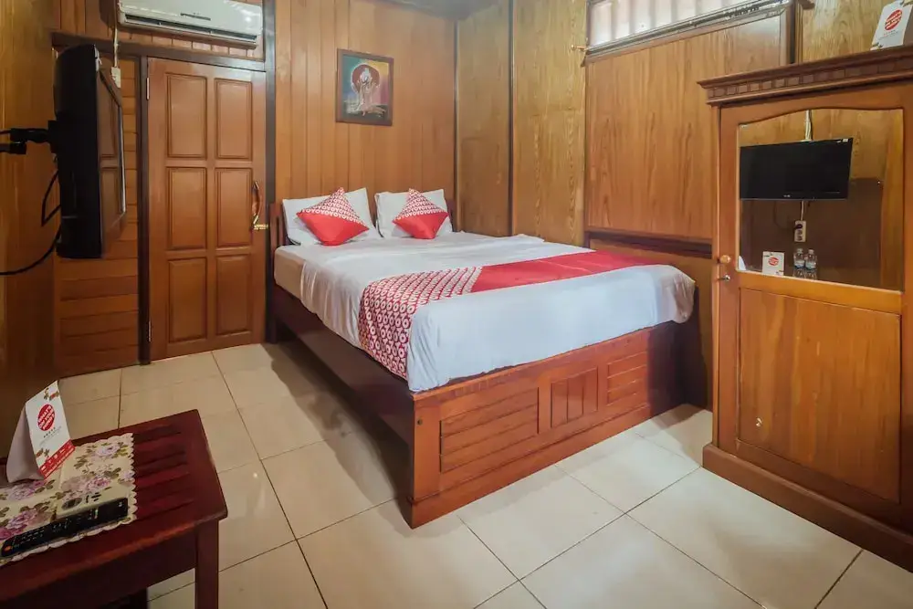 Амбон: OYO 1300 Crecia Guest House