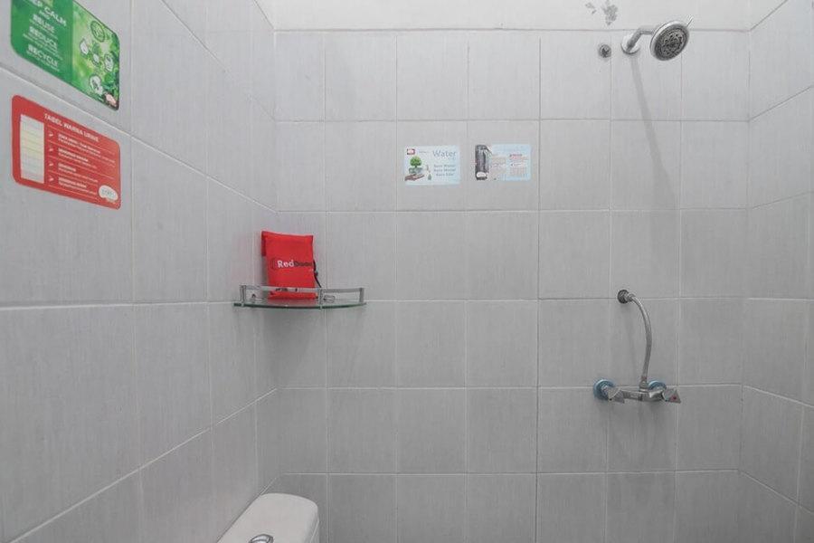 Бранти: RedDoorz near Radin Intan Airport Lampung 2