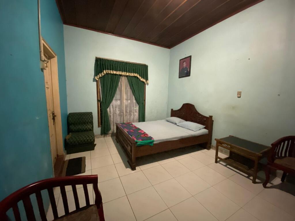 Кайю Агунг: OYO 3205 Penginapan Mikial Ismi Kayuagung Syariah