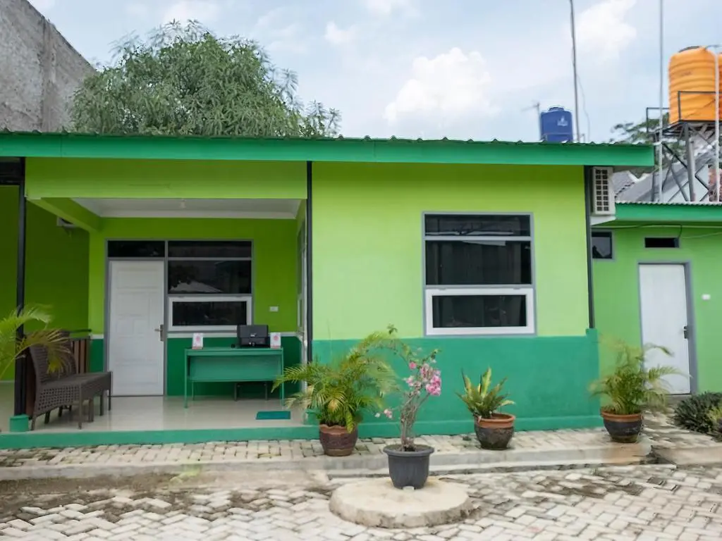 Бранти: OYO 3115 Branti Raya Guest House