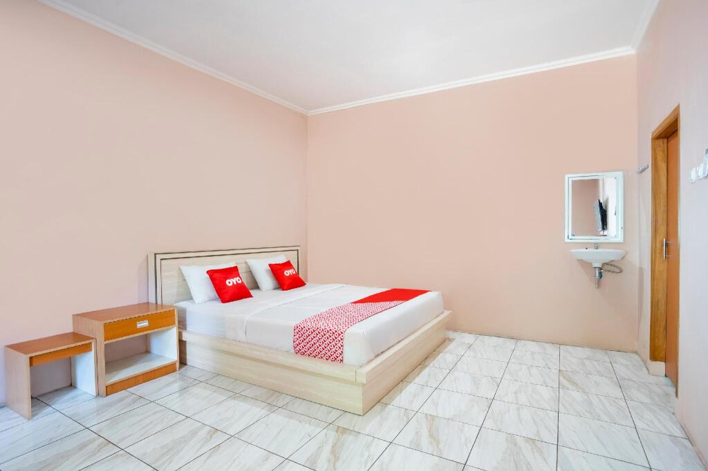 Сумеданг: OYO 2974 Penginapan Roma 88
