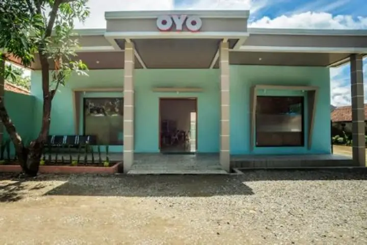 Сумеданг: OYO 2974 Penginapan Roma 88