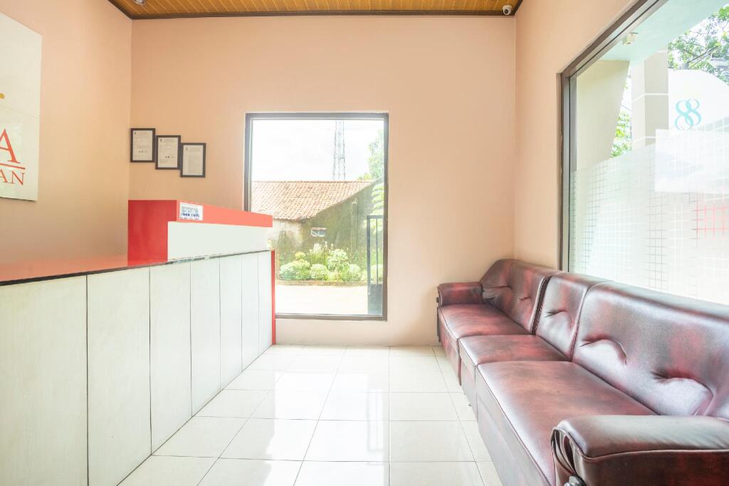 Сумеданг: OYO 2974 Penginapan Roma 88