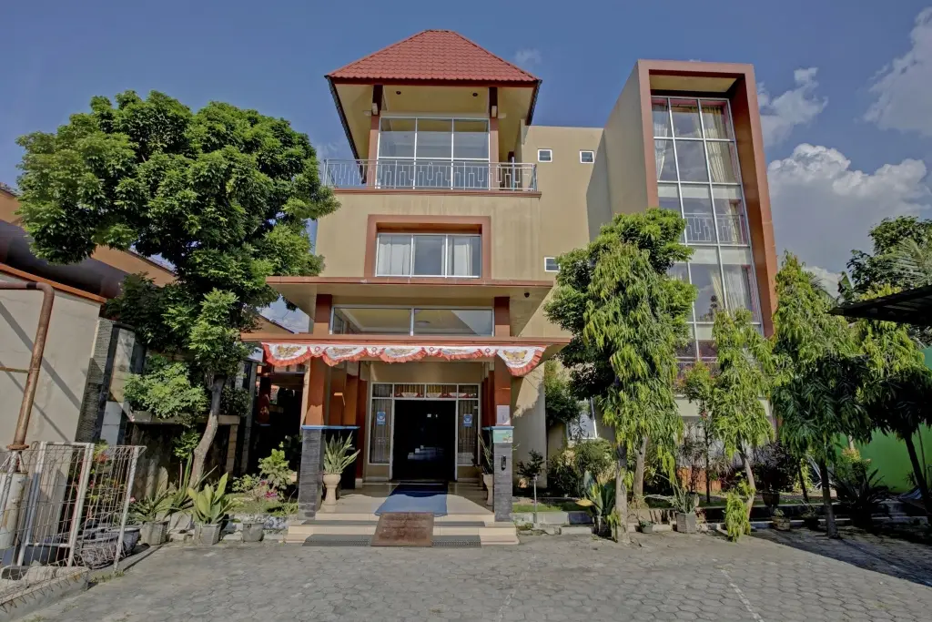 Кендал: CAPITAL O 3933 Hotel Grand Anugrah