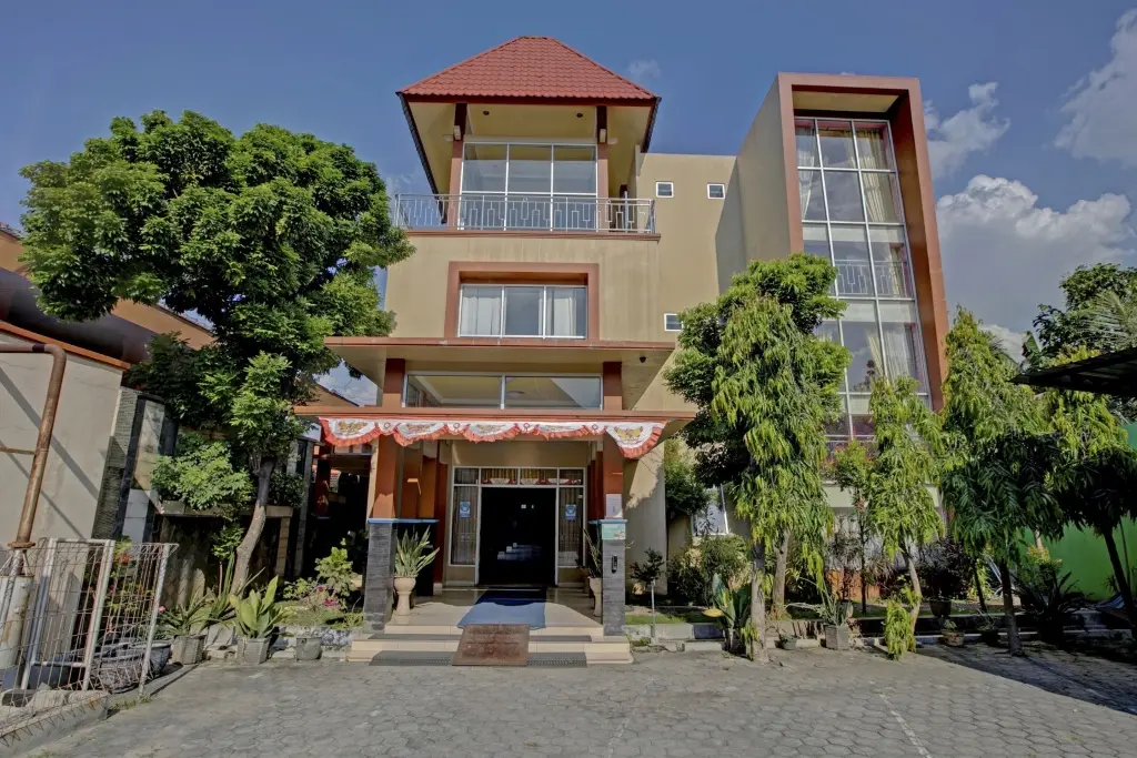 Кендал: CAPITAL O 3933 Hotel Grand Anugrah