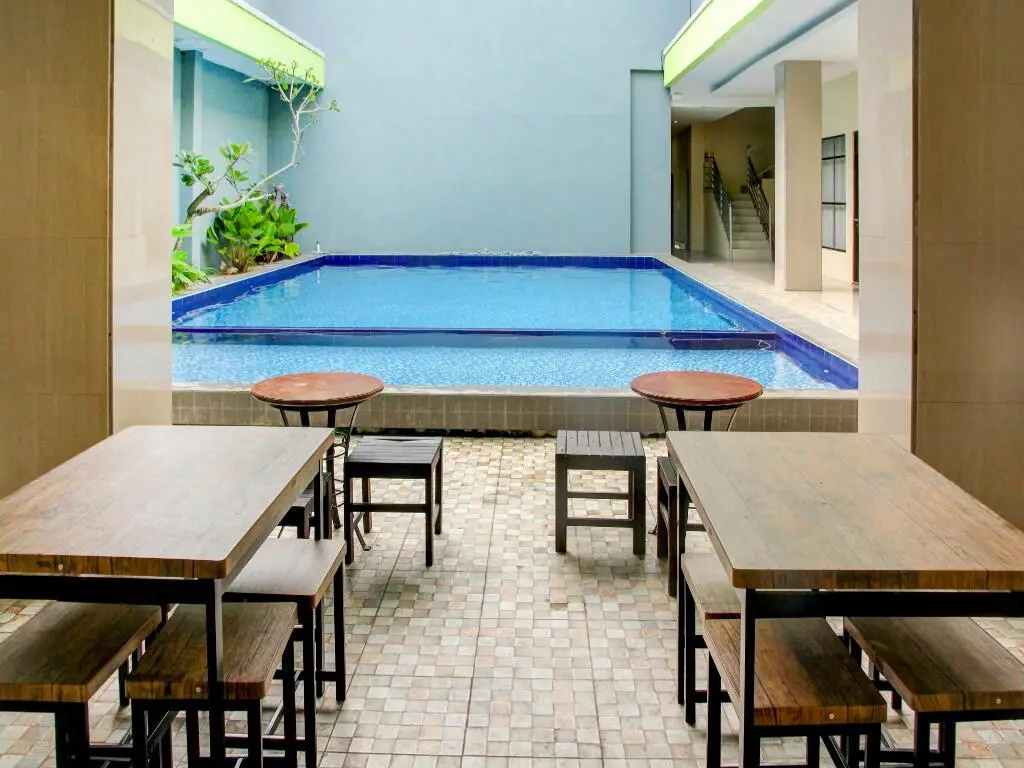 Амбон: Capital O 3327 Grand Tawiri Hotel