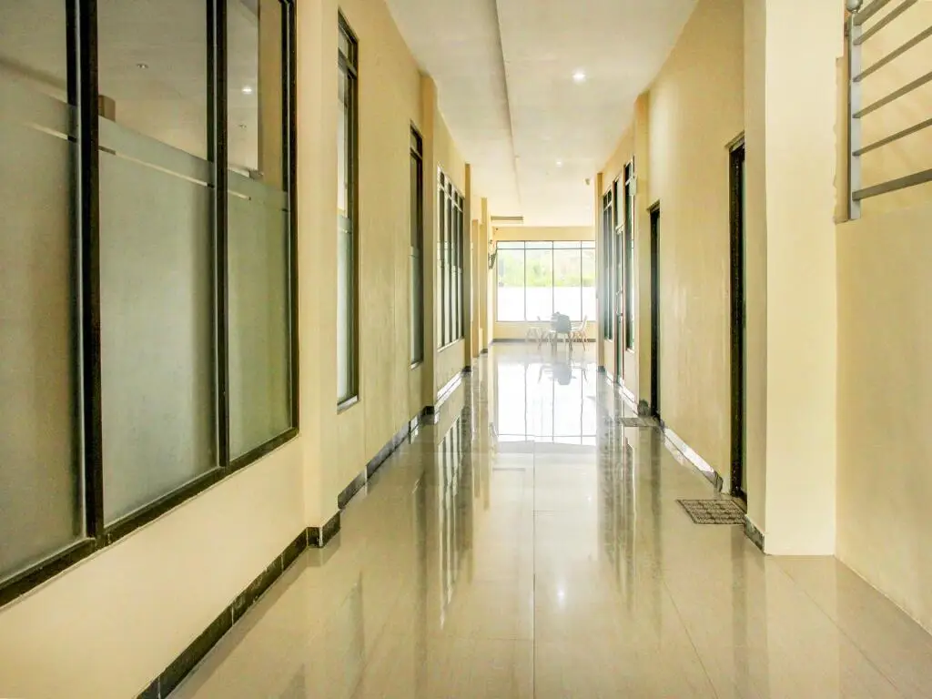 Амбон: Capital O 3327 Grand Tawiri Hotel