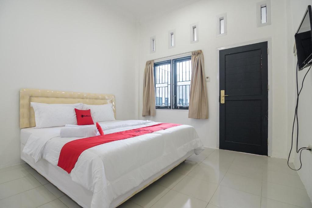 Джамби: RedDoorz near Sultan Thaha Airport Jambi