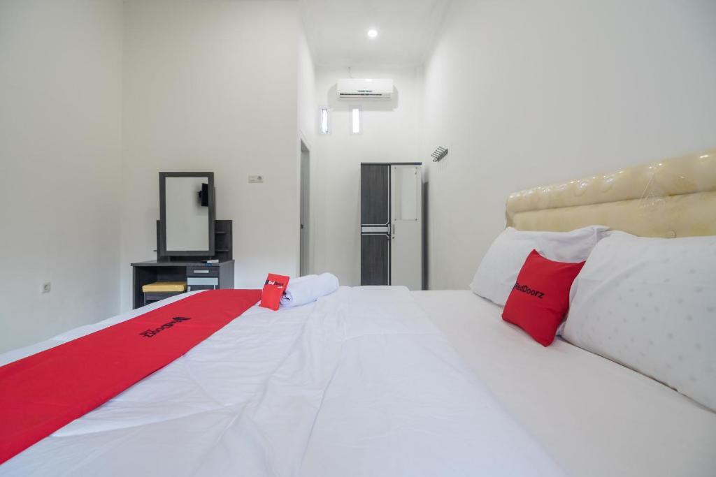 Джамби: RedDoorz near Sultan Thaha Airport Jambi