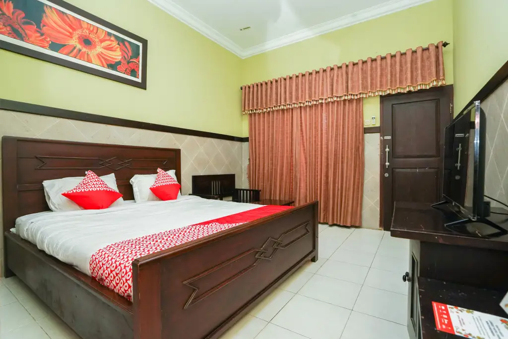 Тубан: OYO 1588 Hotel Bintang