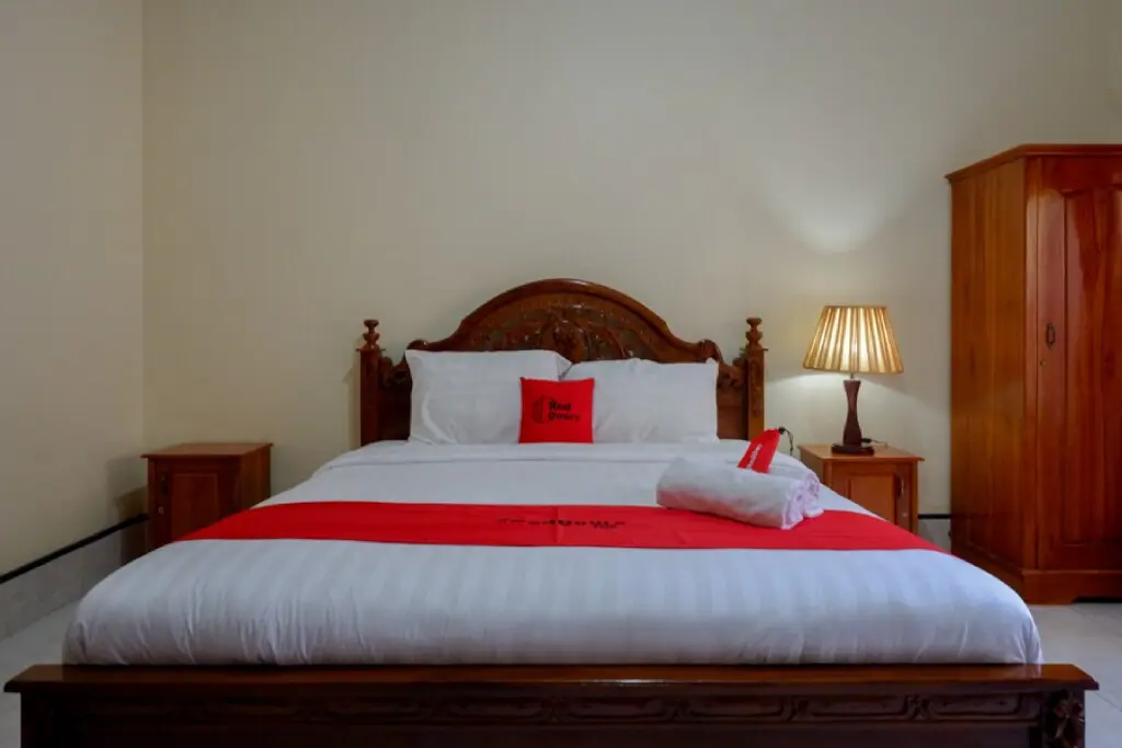 Ваха: RedDoorz near Lakota Beach Tomia Wakatobi