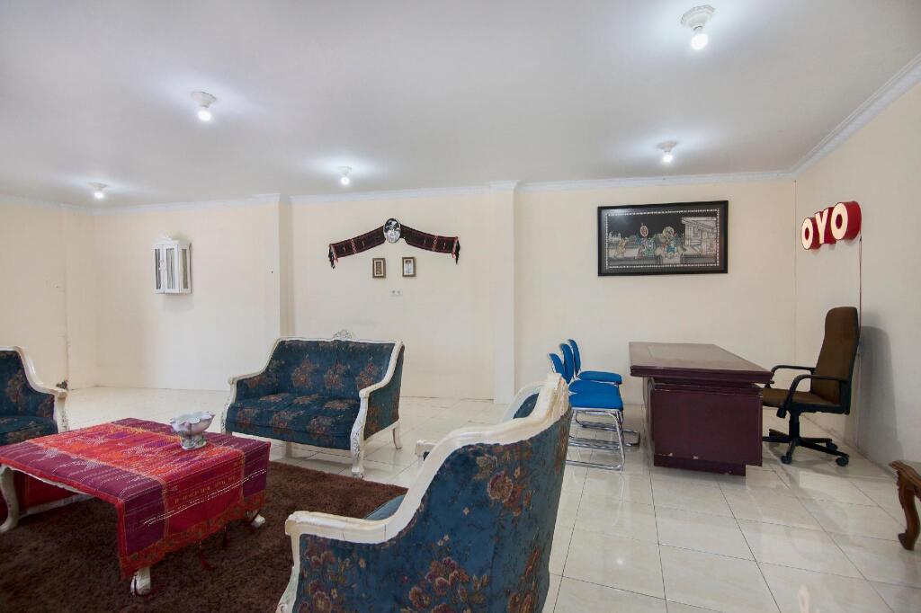Тангга Бату Барат: OYO 719 Penginapan Panatapan Almonsari Resort