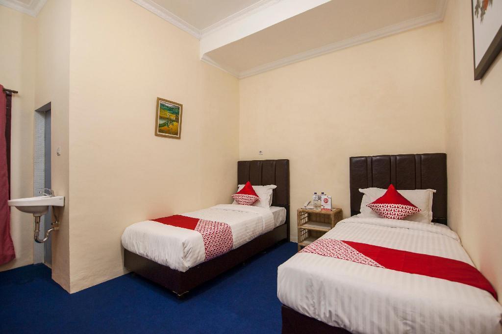 Тангга Бату Барат: OYO 719 Penginapan Panatapan Almonsari Resort