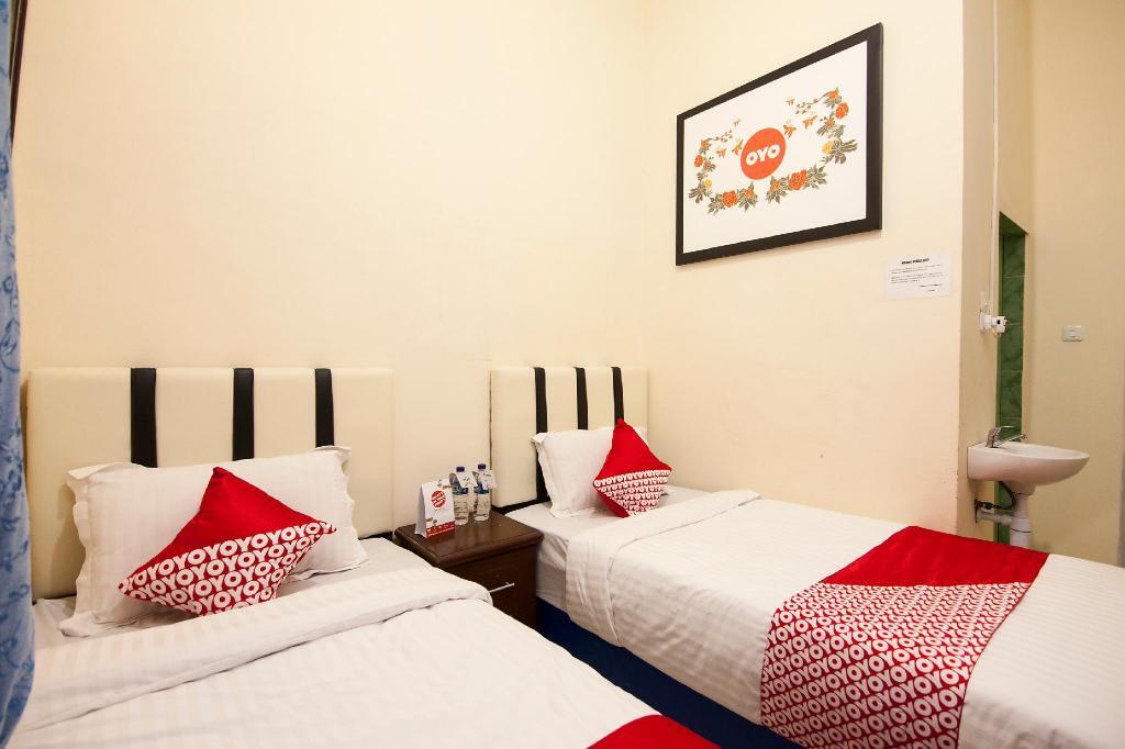 Тангга Бату Барат: OYO 719 Penginapan Panatapan Almonsari Resort