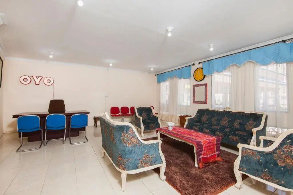 Тангга Бату Барат: OYO 719 Penginapan Panatapan Almonsari Resort