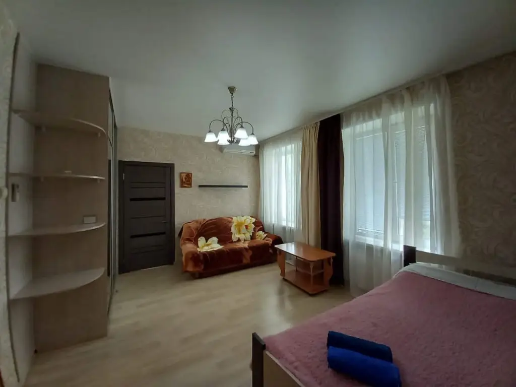 Апартаменты Двухкомнатные Апартаменты на Алеутской, 41 — фото 1