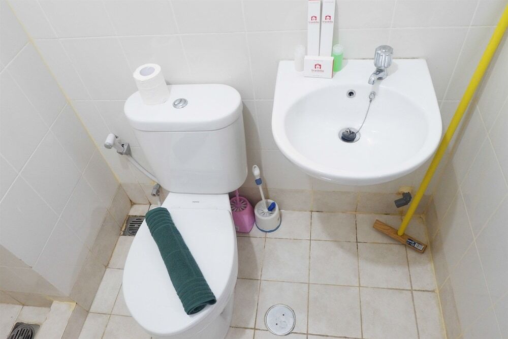 Джакарта: Spacious Studio the Lavande Residence Apartment Near Kota Kasablanka