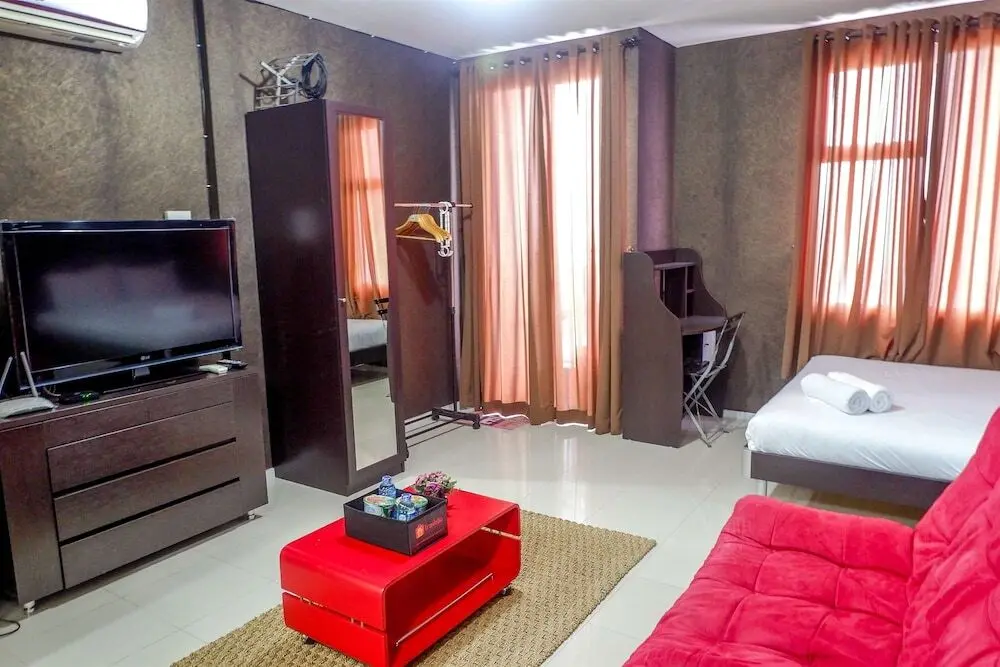 Джакарта: Spacious Studio the Lavande Residence Apartment Near Kota Kasablanka