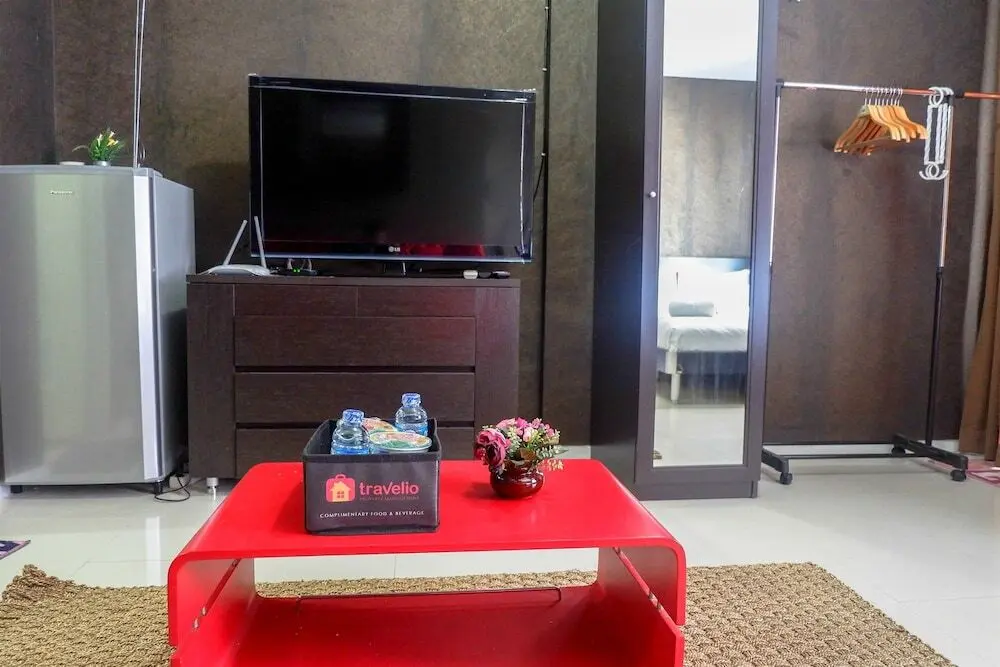 Джакарта: Spacious Studio the Lavande Residence Apartment Near Kota Kasablanka