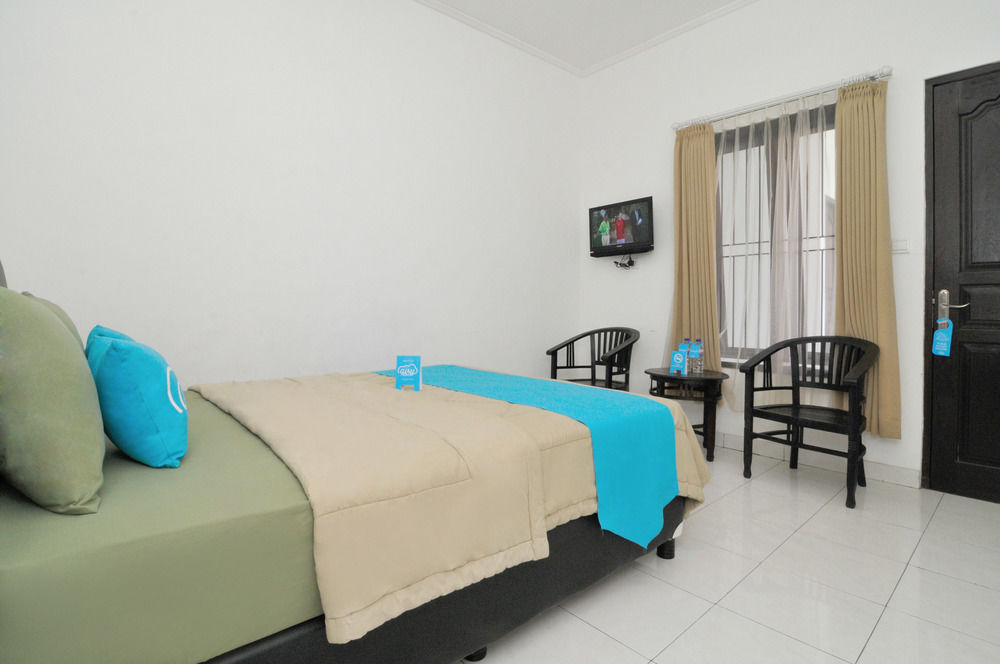 Кута: 艾里巴厘岛水明漾巴厘德里 14 号酒店(Airy Seminyak Bali Deli 14)