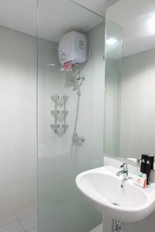 Legok: Nice and Prime Location 1BR Casa De Parco Apartment