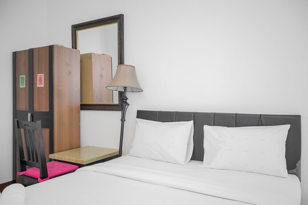 Южный Тангеранг: Good Place 1BR Tree Park Apartment near Teras Kota Mall
