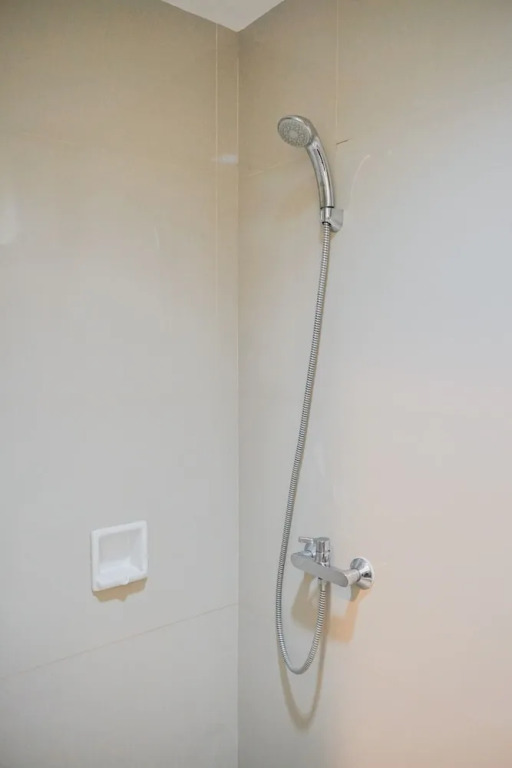 Южный Тангеранг: Good Place 1BR Tree Park Apartment near Teras Kota Mall
