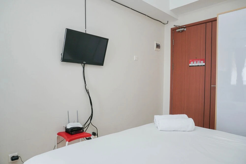 Депок: Comfort Studio Apartment at Margonda Residence 4 near UI