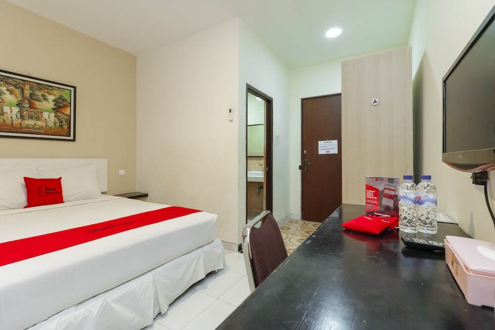 Суракарта: Hotel Just Inn