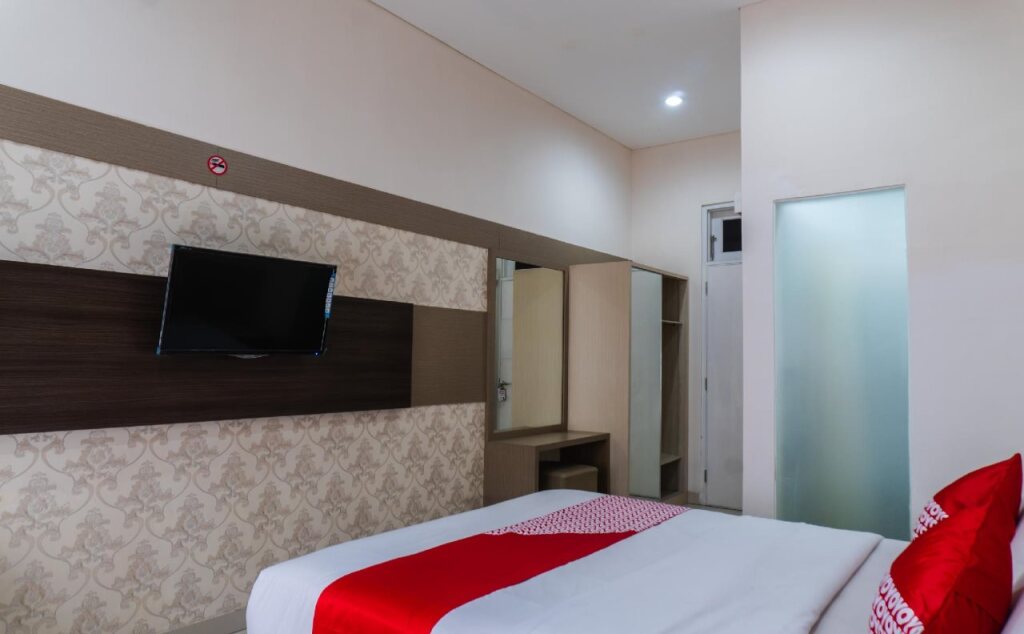 Бандунг: Kuwera Inn Guest House by Airy Rooms