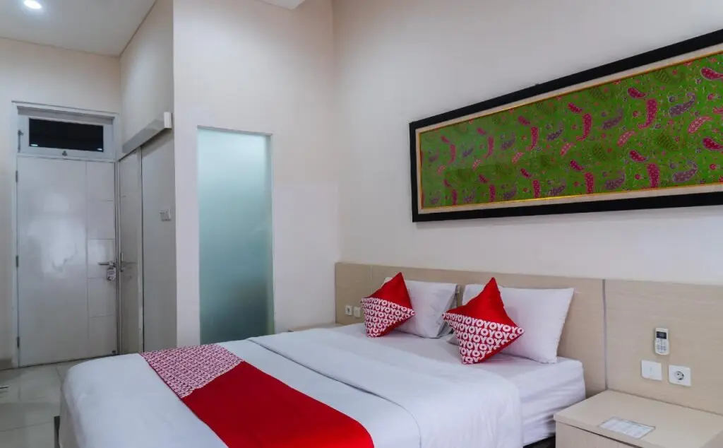 Бандунг: Kuwera Inn Guest House by Airy Rooms