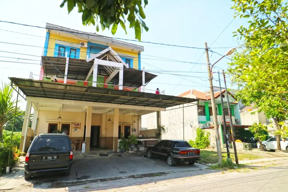 Сурабая: Kartika Homestay Syariah