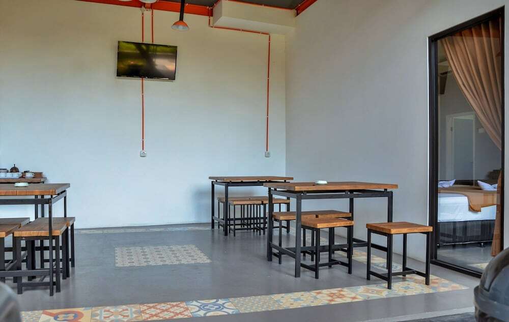 ZEN Rooms Adisucipto Airport Hostel — фото 1
