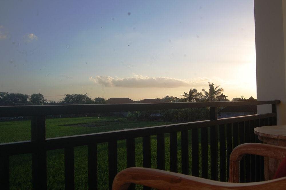 Кута: RedDoorz @ Munggu Canggu