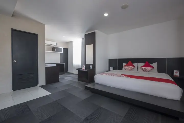 Макассар: Hotel Asyra By OYO Rooms