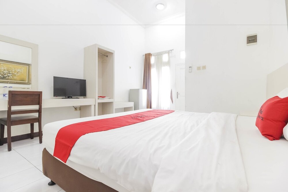 Чиребон: La Mega Hotel Cirebon by Reddoorz
