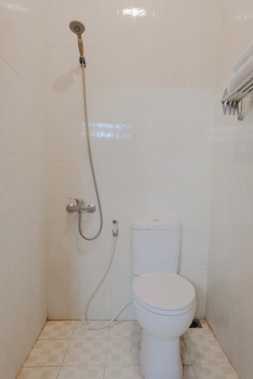 Бату: Bing Jaya Guest House by OYO Rooms