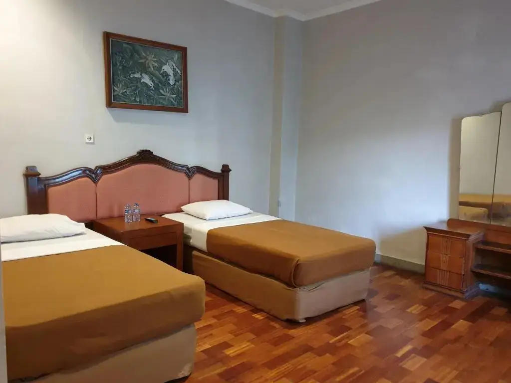 Лембанг: Yehezkiel Hotel Lembang RedPartner