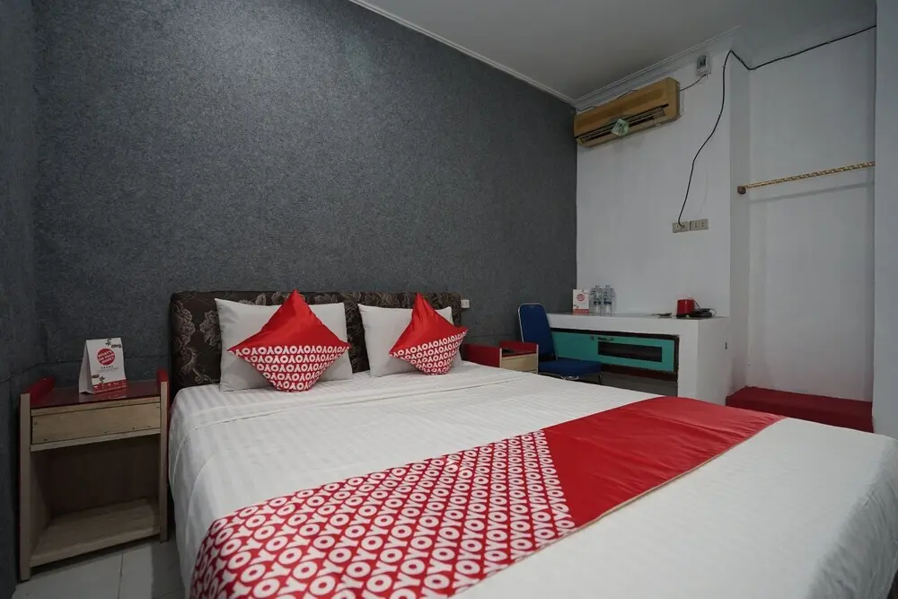Лубуклингау: Paris Hotel by OYO Rooms