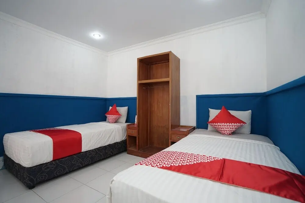 Лубуклингау: Paris Hotel by OYO Rooms